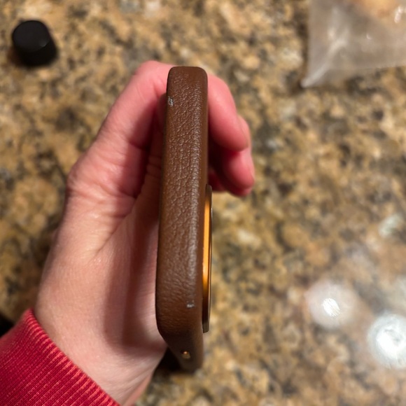 OtterBox Brown Leather iPhone 15 Case - Picture 6 of 6